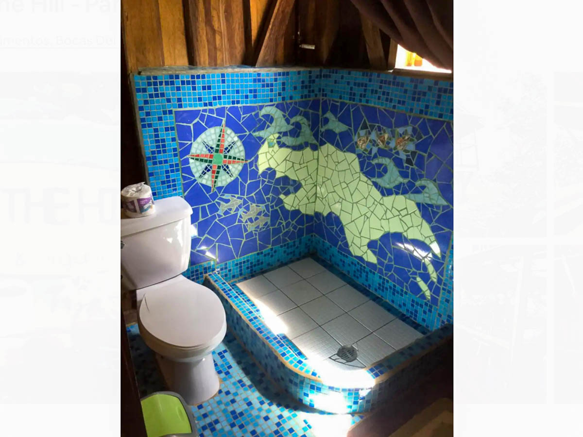The bathroom and shower of the Pantai Cabin.